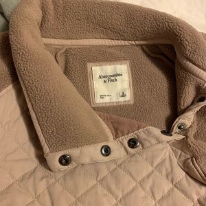 Abercrombie & Fitch Asymmetrical Snap Blush Pink size Small